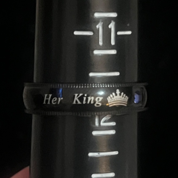 Elegant 'His Queen, Her King' Matching Ring Set with Blue and White Stones - Picture 6 of 7